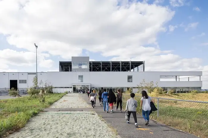 Group entering Sunset Park MRF